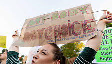 Protestas prie&scaron; abortų draudimą