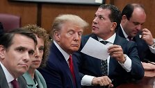 Donaldas Trumpas teisme
