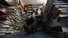Jose Alberto Gutierrezo sukauptos knygos bibliotekoje
