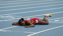  Alysia Montano