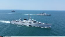 NATO laivai pratybose