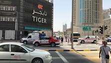 Dubajuje liepsnojo dar vienas dangoraižis.