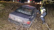 Vilkų kampo kaime nuo kelio nulėkė BMW
