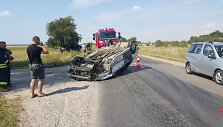 Apvirtęs automobilis