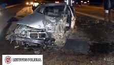 Pirmadienį Marijampolėje ant Kumelionių tilto susidūrė BMW ir &bdquo;Audi&ldquo;