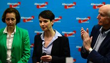 Beatrix von Storch, Frauke Petry ir Ronaldas Glaese