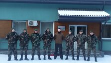 Mantas apsilankė ir Vileikių užkardoje bei įsiamžino su ten dirbančiais pasieniečiais