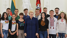 Prezidentė susitinka su Luhansko srities ukrainiečių mokiniais