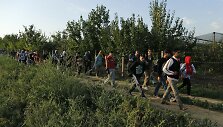 Migrantai pajudėjo link Kroatijos