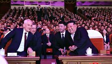 Andrejus Belousovas ir Kim Jong Unas / STR / AFP
