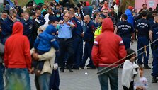 Vengrijos policija tramdė migrantus a&scaron;arinėmis dujomis