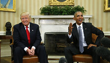 Donaldas Trumpas ir Barackas Obama Baltuosiuose Rūmuose