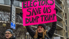 Amerikiečiai ragina rinkikus balsuoti prie&scaron; D.Trumpą