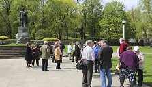 Su NATO ir Ukrainos vėliavomis į piketą atėję vilniečiai buvo papra&scaron;yti pasitraukti 