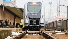 AB &bdquo;Lietuvos geležinkeliai&ldquo; pristatė naują modernų traukinį