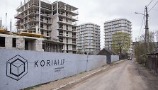 &bdquo;Korių&ldquo; statytojai aptvėrė statybvietę valstybinės žemės sąskaita