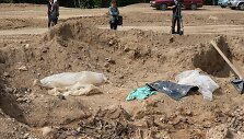 Žudynių vietoje atkasti Antrojo pasaulinio karo palaikai