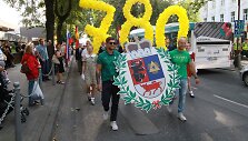 &Scaron;iaulių gimtadienis oficialiai prasidėjo &ndash; per miestą praėjo milžini&scaron;ka nuotaikinga eisena. 