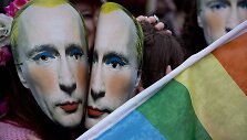 Rusijoje uždrausta dalintis Putiną pa&scaron;iepiančia nuotrauka