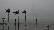 Taifūnas &bdquo;Haima&ldquo; paralyžiavo Honkongą