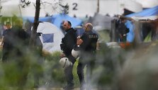 Graikija pradėjo evakuoti Idomenio migrantų stovyklą