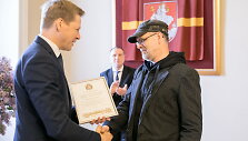 Už knygą &bdquo;100 istorinių Vilniaus reliktų&ldquo; D.Pocevičiui įteikta sostinės mero premija