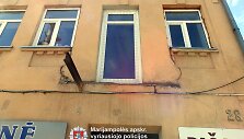 Namas, kurio balkonas nukrito