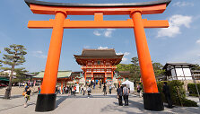 Fushimi Inari &scaron;ventykla