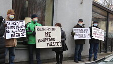Klaipėdiečiai kategori&scaron;kai prie&scaron;inasi planams įrengti krematoriumą prie Joni&scaron;kės kapinių.