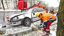 Vilniuje vertėsi &bdquo;Toyota Avensis&ldquo;, nukentėjo vairuotojas