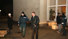 Prie rinkimų apylinkės &Scaron;ilutėje