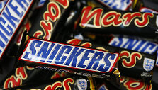 &bdquo;Snickers&ldquo; ir &bdquo;Mars&ldquo; &scaron;okoladukai 