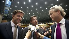 Markas Rutte (kairėje) ir Geertas Wildersas (de&scaron;inėje) 