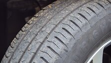 Vasarinės padangos ant &bdquo;Nissan&ldquo; be lipdukų