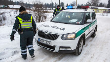 Policija konfiskuoja bėglio automobilį