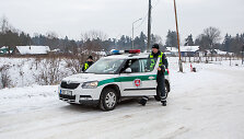 Policija konfiskuoja bėglio automobilį