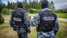 Policijos pareigūnai krečia įtariamųjų namus &Scaron;alčininkų rajone