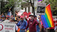 San Fransiske surengtas paradas Auk&scaron;čiausiajam teismui įteisinus tos pačios lyties santuokas
