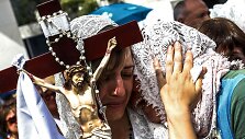 Tūkstančiai katalikų Fatimos aprei&scaron;kimo metinių mi&scaron;iose Portugalijoje
