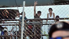 Atėnuose evakuojama laikina migrantų stovykla