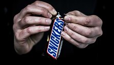 &bdquo;Snickers&ldquo; &scaron;okoladinis batonėlis 