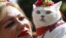 Ukrainiečiai tradiciniais rūbais demonstravo vienybę Kijevo gatvėse