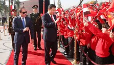 Abdelis-Fattahas al-Sisi su Kinijos vadovu Xi Jinpingu (de&scaron;inėje)