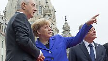 Vokietijos kanclerė per &scaron;alies suvienijimo metinių minėjimą Dresdene pasitikta protestuotojų užgaulėmis