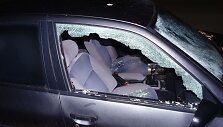 Jaunuolių apgadinti automobiliai