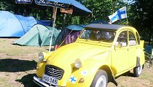 &bdquo;Citro&euml;n 2CV&ldquo; klubo i&scaron; Suomijos nariai vie&scaron;i Kauno kempinge