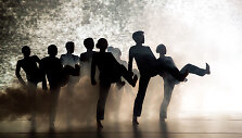 &bdquo;Cloud Gate&ldquo; &scaron;okio teatro spektaklis &bdquo;Dulkė&ldquo;