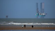 PHIL NOBLE / REUTERS