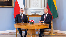 Karolis Nawrockis, Gitanas Nausėda