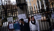 Bulgarijoje antivyriausybinio protesto dalyviai spynomis užrakino didžiausią &scaron;alies universitetą.